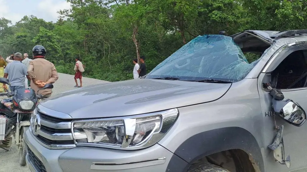 विराटनगर र कोशी प्रदेशका सांसद चढेको गाडी मोरङको कानेपोखरीमा दुर्घटना