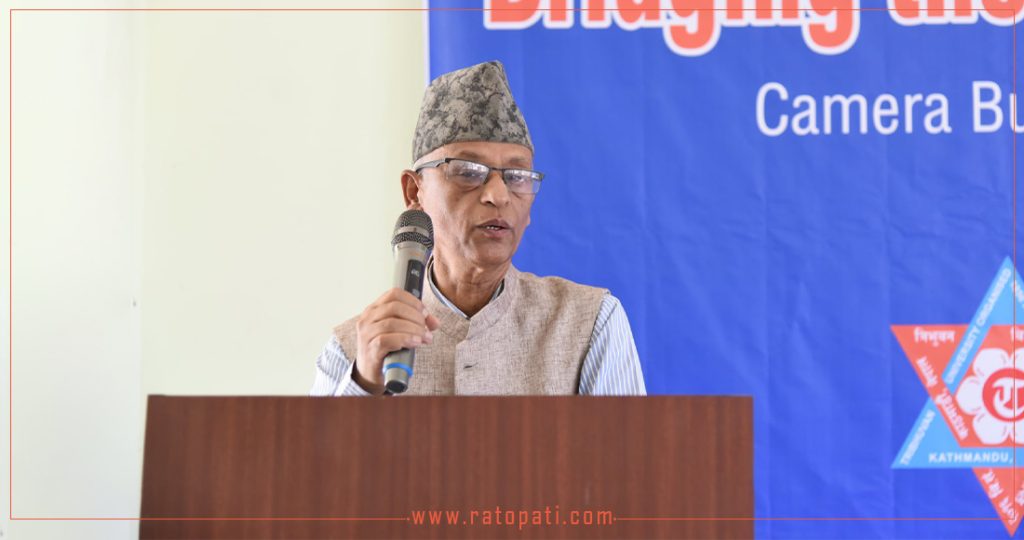 शैक्षिक संस्थाले ठुलो सङ्ख्यामा उत्पादन गरेका पत्रकार बजारले खपत गर्न सकेको छैन