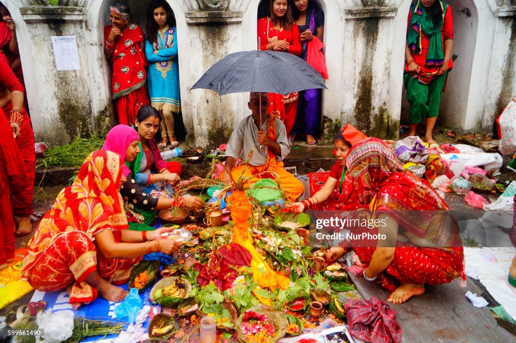 तिजको नाममा महिला दिदीबहिनीहरूले फजुल खर्च नगरौँ
