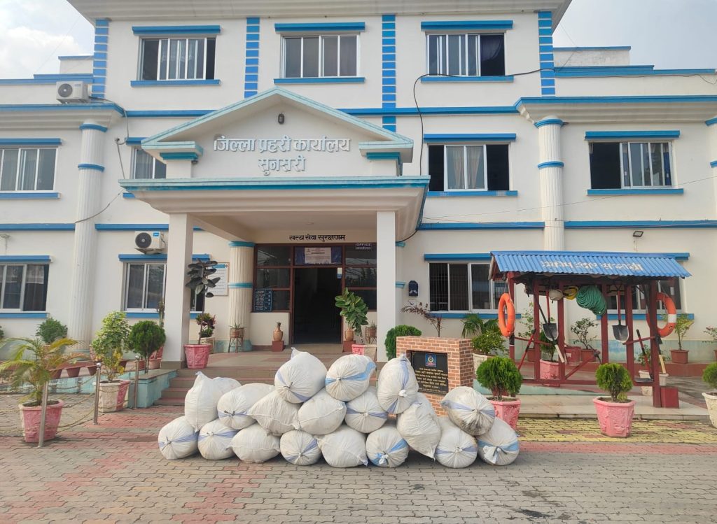 बेवारिसे अवस्थामा १८ बोरा लागू औषध गाँजा बरामद