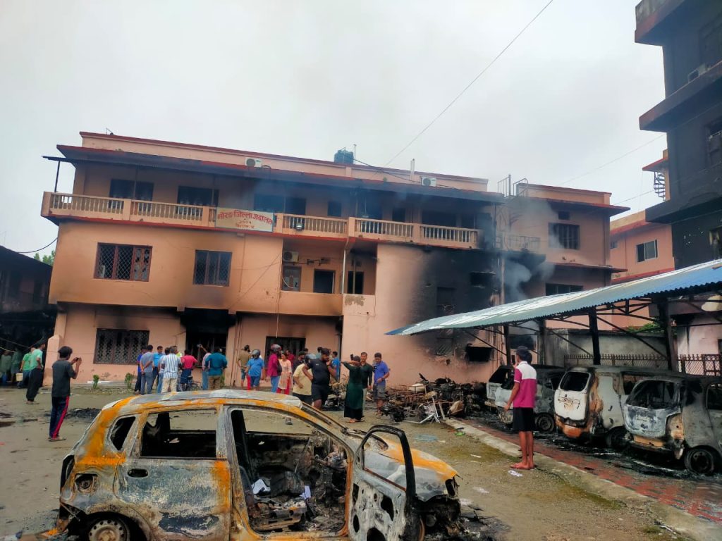प्रहरी कार्यालय तोडफोड, आगजनी र दुर्व्यवहार प्रकरणमा संलग्न ५ जना पक्राउ