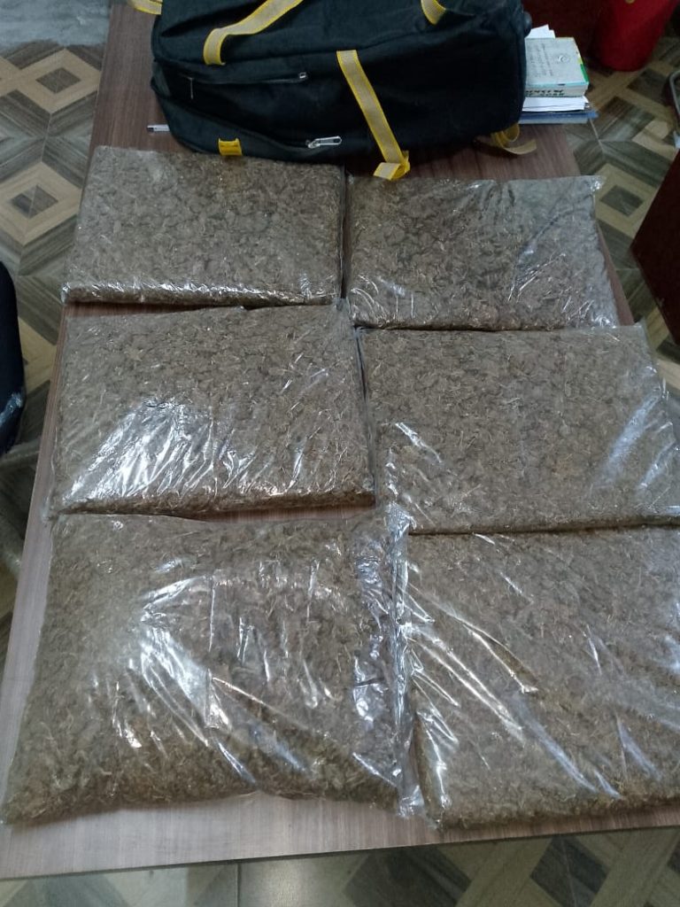 ४ सय ६० किलोग्राम लागूऔषध गाँजा सहित सवारी साधन नियन्त्रणमा