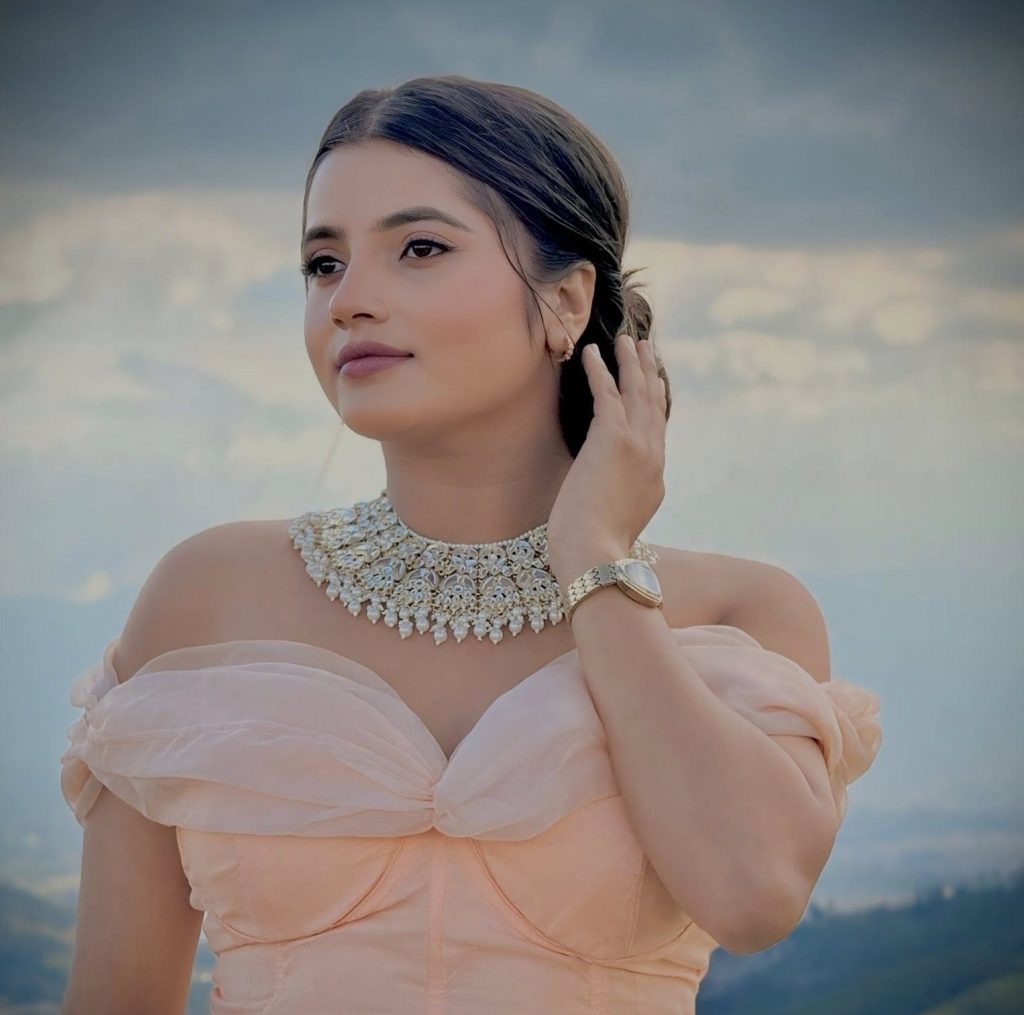 टिकटकबाट उदाएर फिल्मी यात्रामा स्मारिका