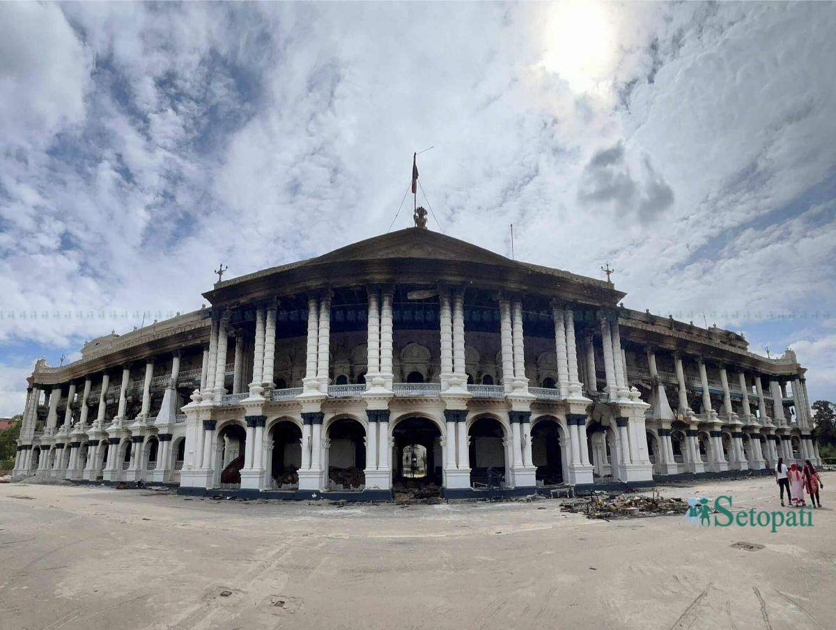 कसरी जल्यो सिंहदरबार, कसले जलायो