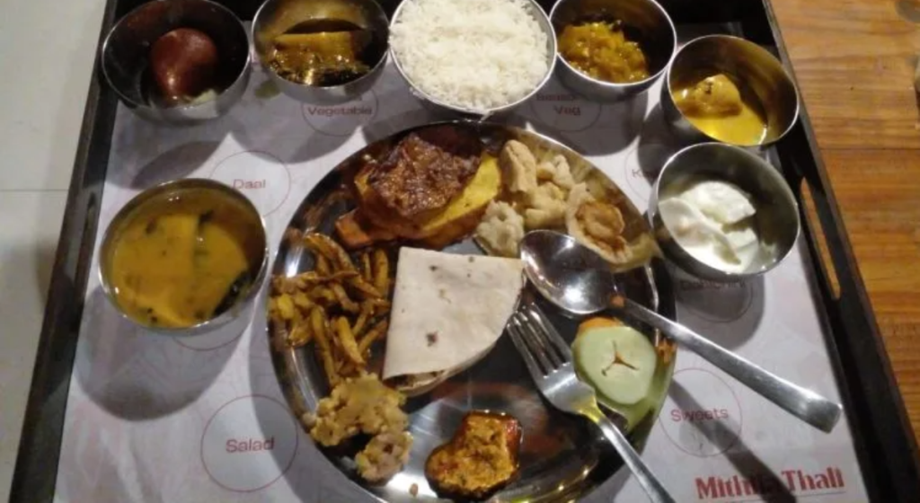 विराटनगरमा खाद्य सुरक्षामाथि प्रश्न : अनुगमनमा रेस्टुरेन्टबाट अखाद्य रसायन र म्याद गुज्रेका सामग्री बरामद